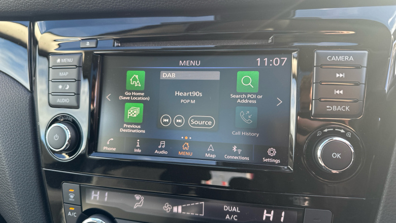 Nissan Qashqai 1.3 DiG-T N-Connecta 5dr [Glass Roof Pack] Petrol Hatchback